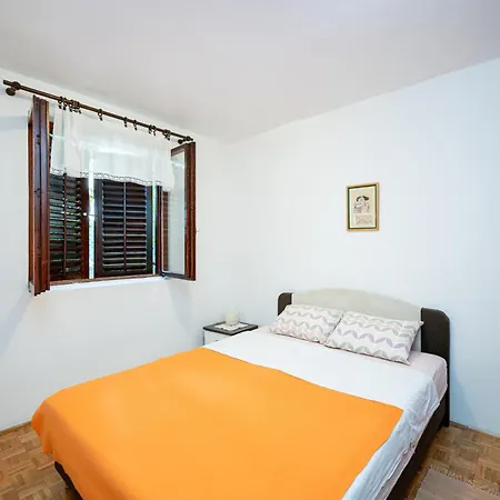 Daire With Parking Space Mandre, Pag - 9420