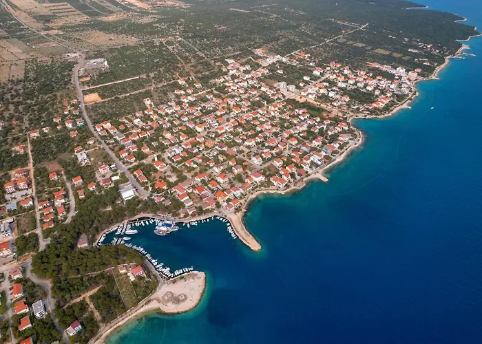Daire With Parking Space Mandre, Pag - 9420 *