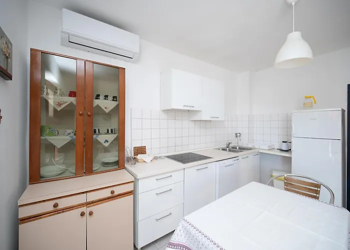 Apartamento With Parking Space Mandre, Pag - 9420 *