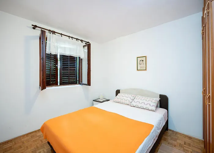 Daire With Parking Space Mandre, Pag - 9420